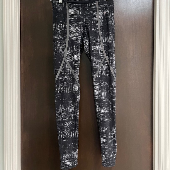 Nike Dri-Fit Workout Leggings with Ankle Zipper - Picture 1 of 6